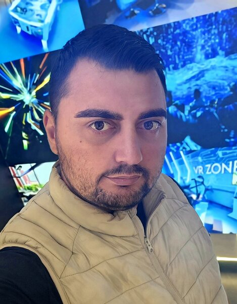 Buna, vreau relatie deschisa cu o femeie, sunt singur, astept sa vorbim,